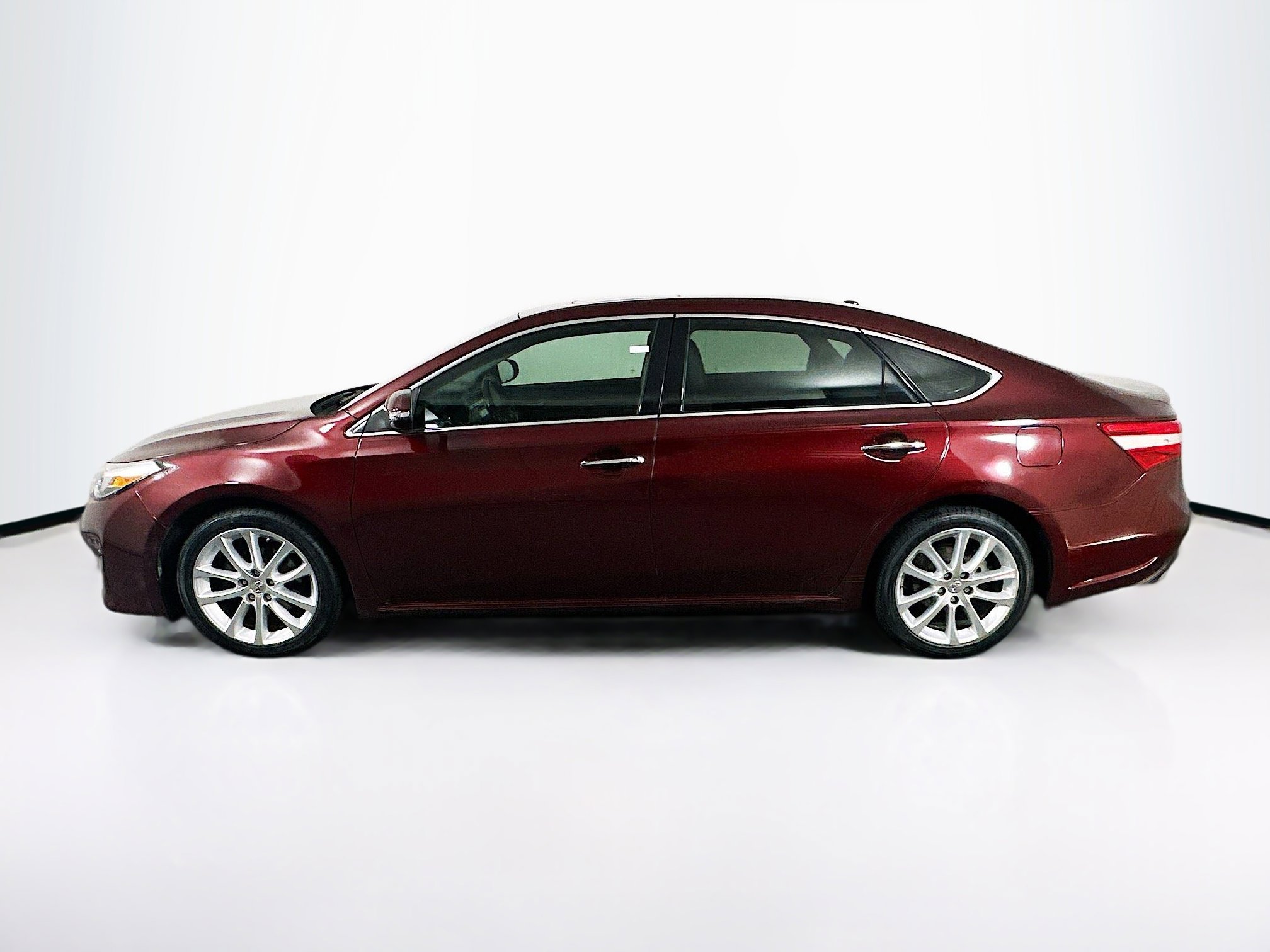 Used 2013 Toyota Avalon XLE Touring image 4