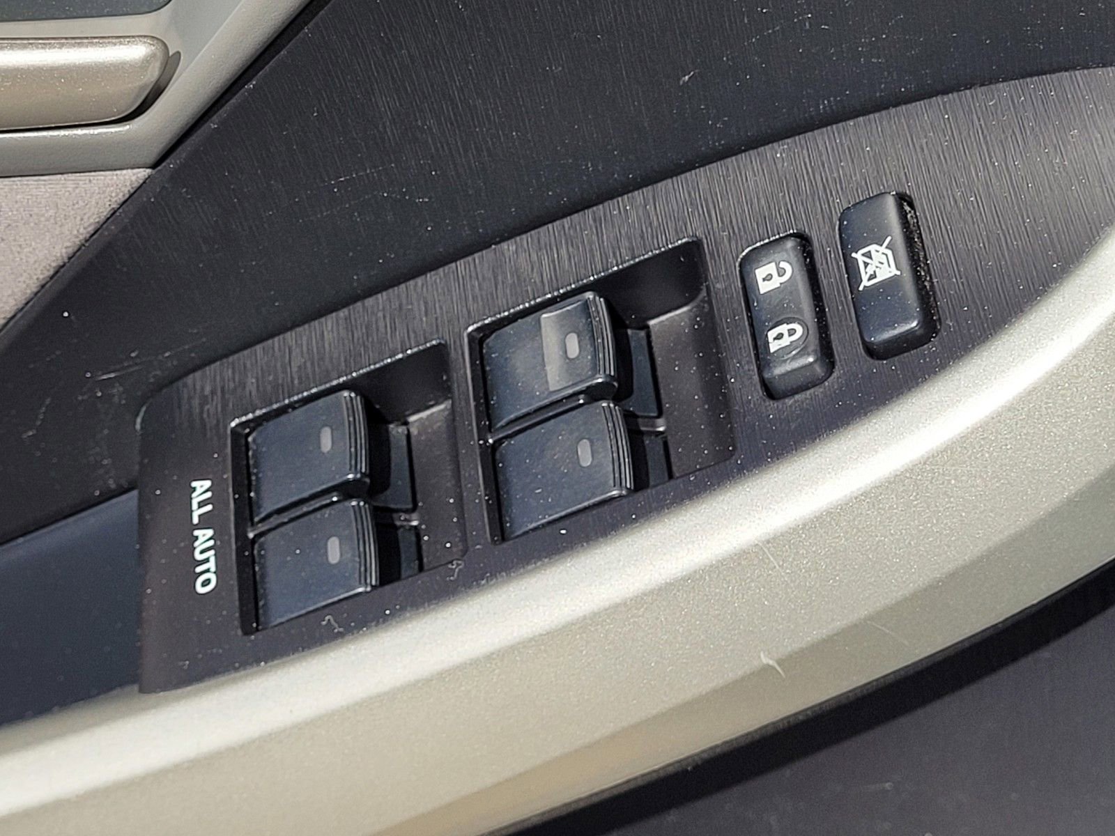 Used 2015 Toyota Prius Two image 22