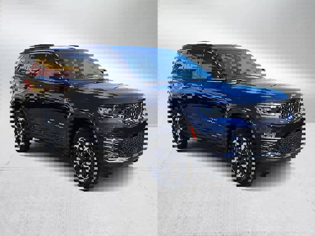 Used 2024 Jeep Grand Cherokee Limited 4xe w/ Luxury Tech Group II image 2