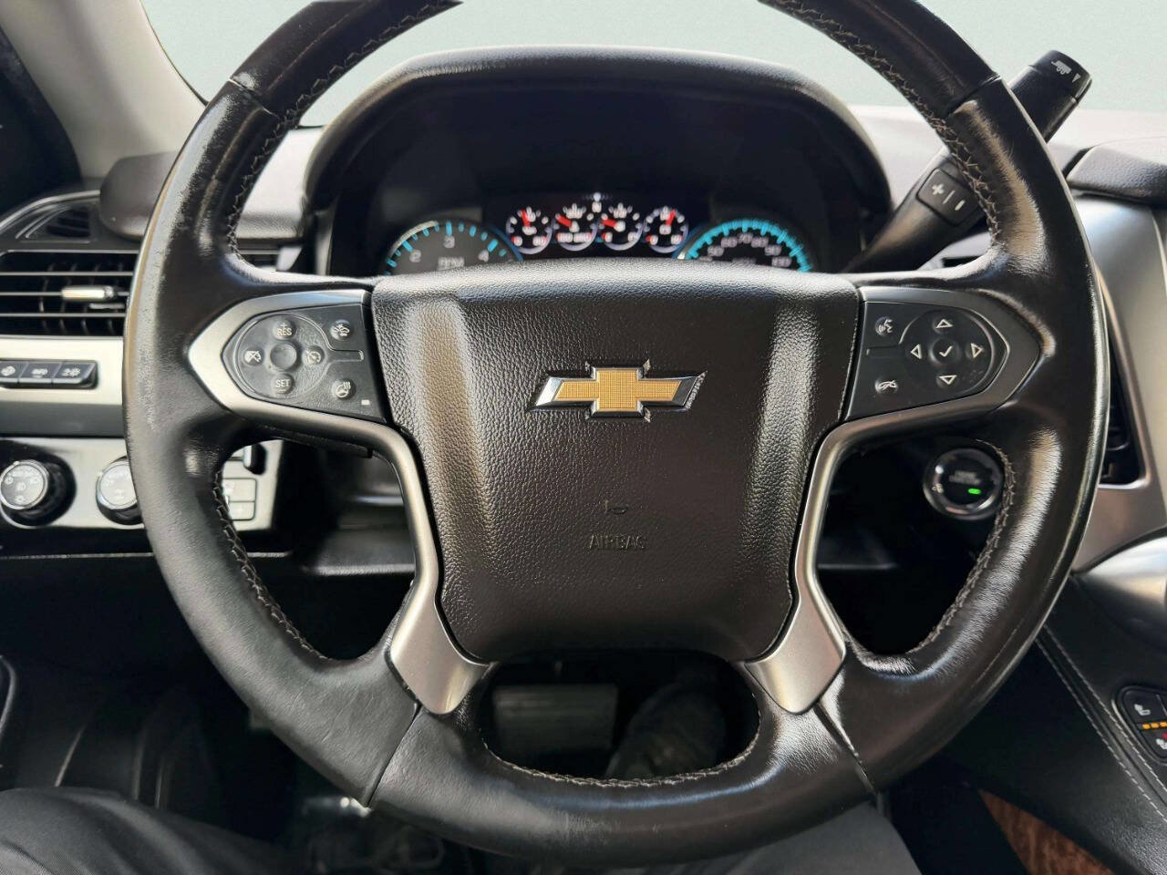 Used 2019 Chevrolet Suburban Premier w/ Premier Plus Edition image 39