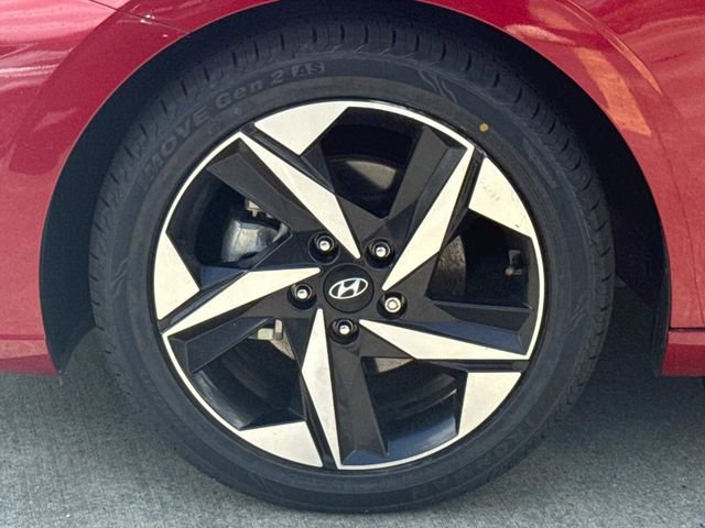 Used 2023 Hyundai Elantra Limited image 5