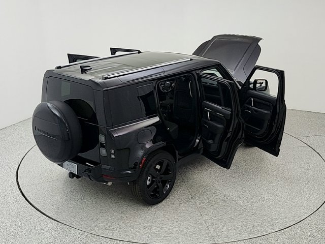 New 2026 Land Rover Defender 110 X-Dynamic SE AWD/4WD image 39
