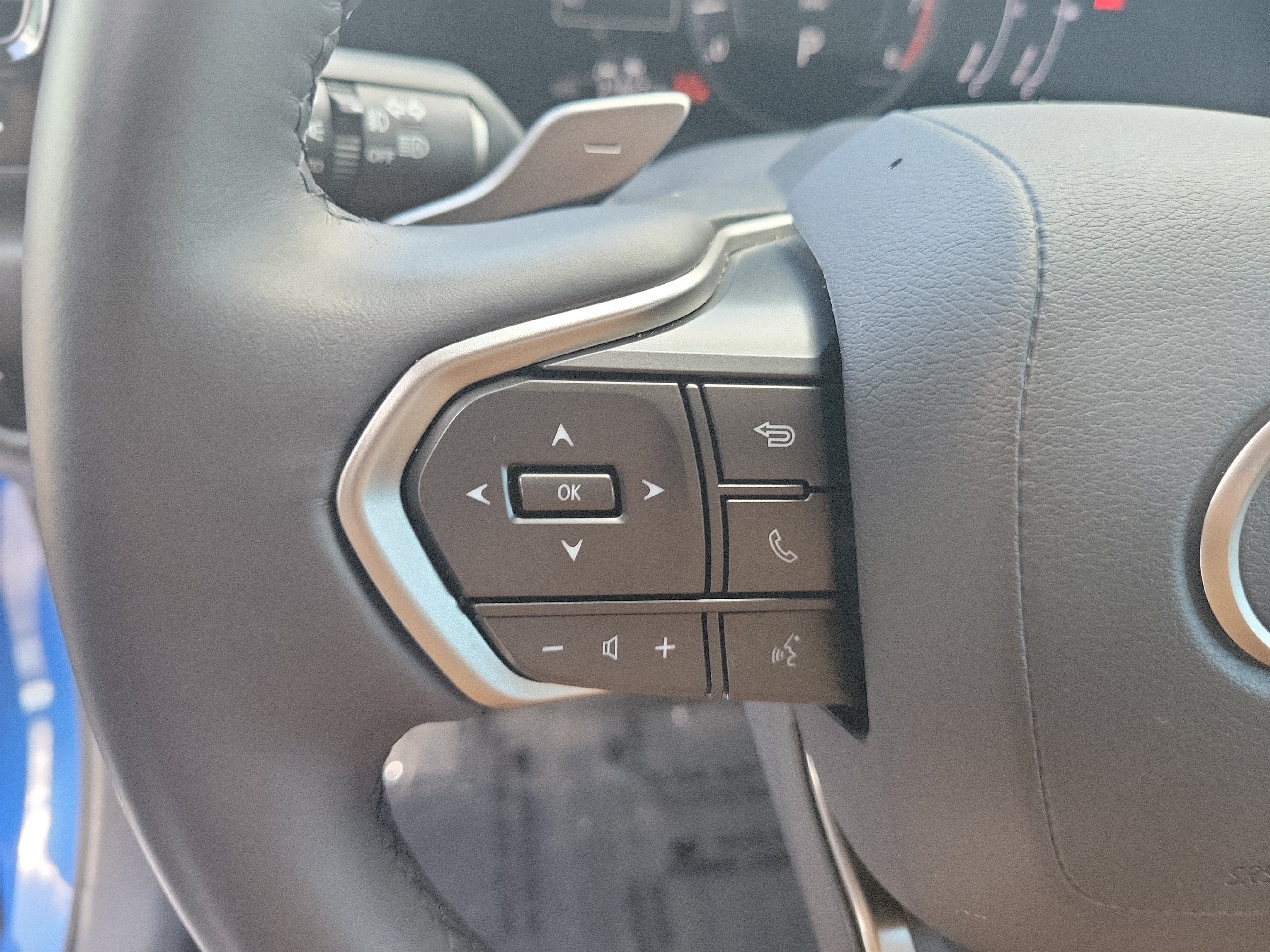 Used 2025 Lexus NX 250 FWD w/ Towing Package (2000 Lbs) image 25