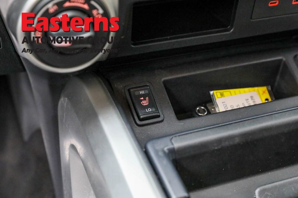 Used 2020 Nissan Titan SV w/ SV Convenience Package image 22