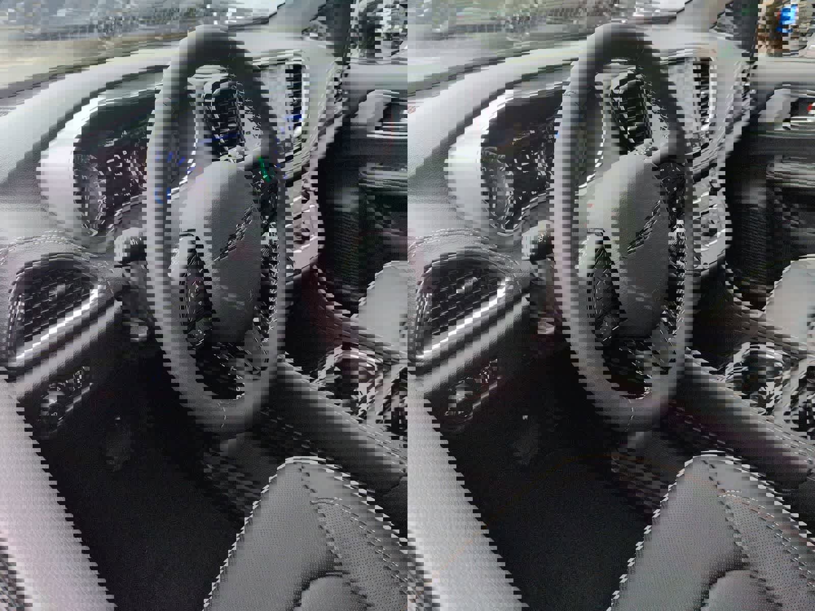 New 2026 Chrysler Pacifica Limited image 10