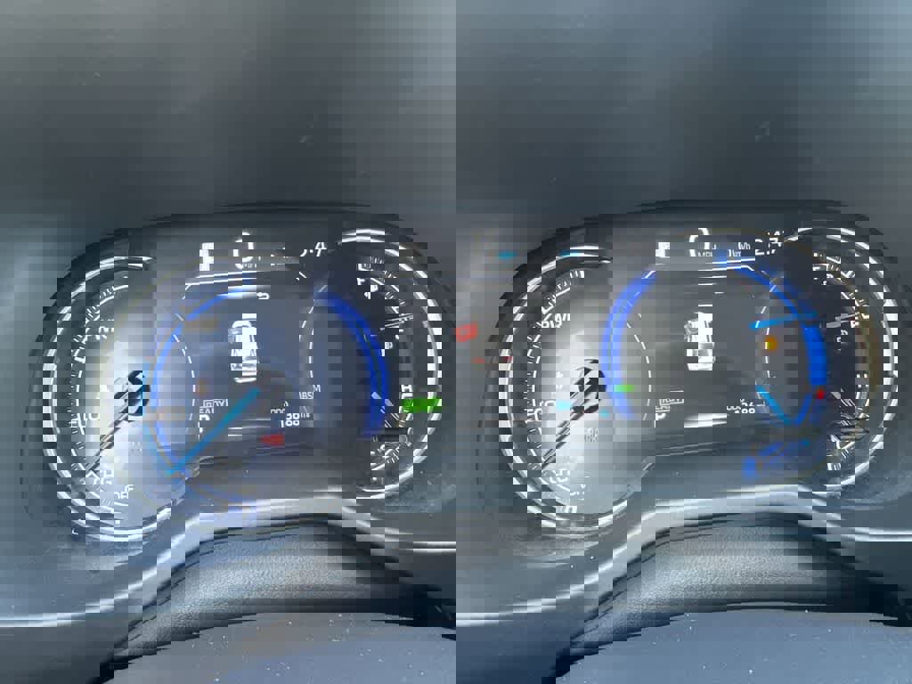 Used 2025 Toyota RAV4 XLE image 16