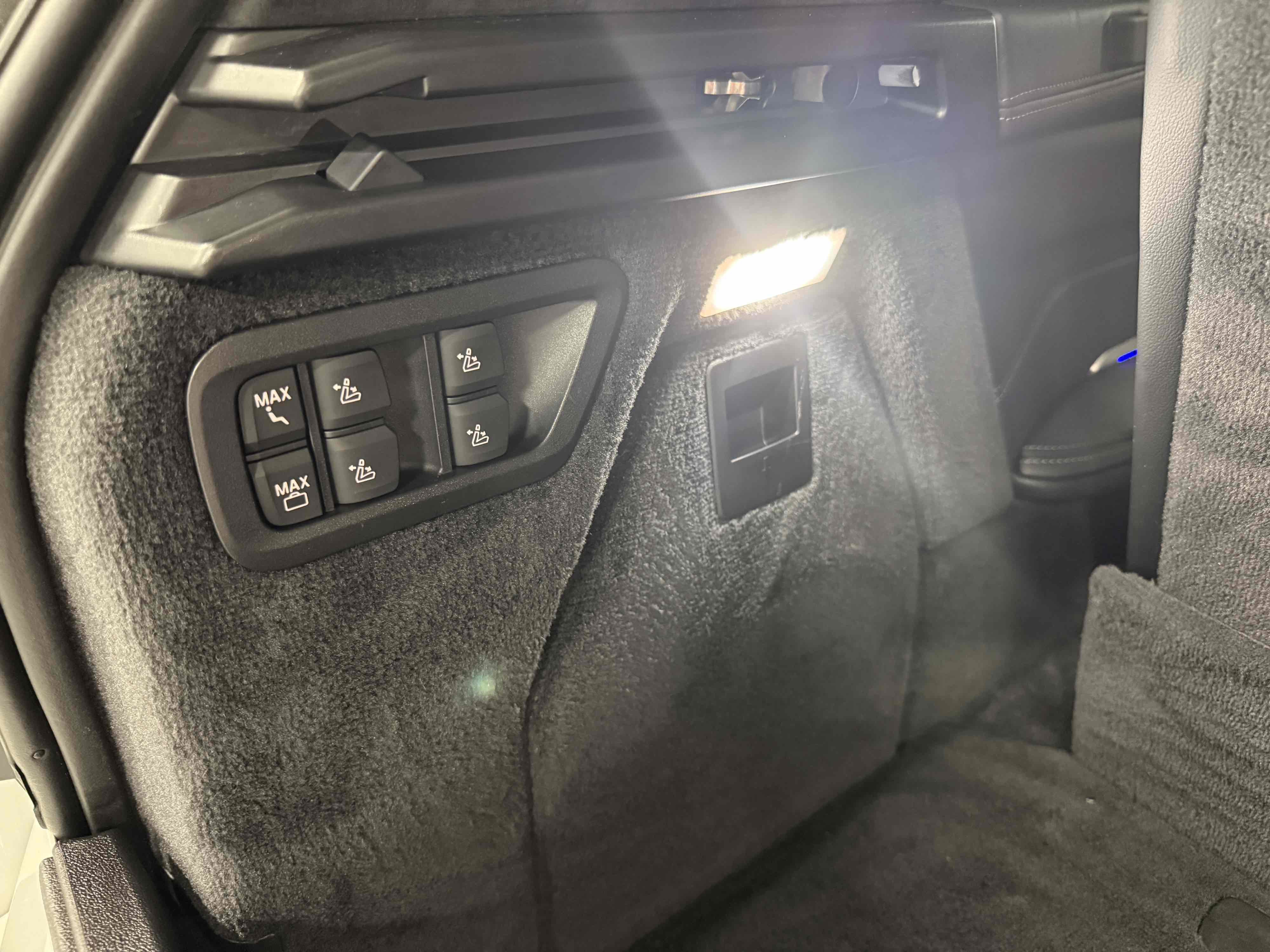 Used 2020 BMW X7 M50i w/ Executive Package AWD/4WD image 50