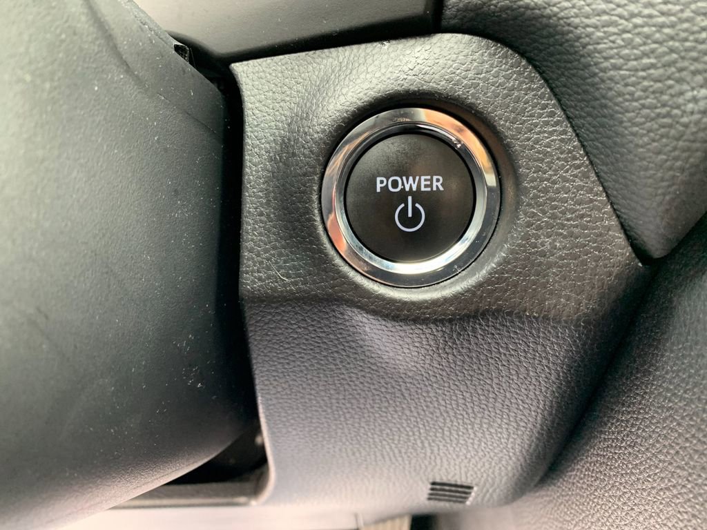 Used 2025 Toyota RAV4 XLE image 26