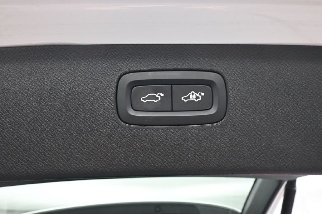Used 2025 Volvo XC90 B6 Plus w/ Protection Package Premier AWD/4WD image 30