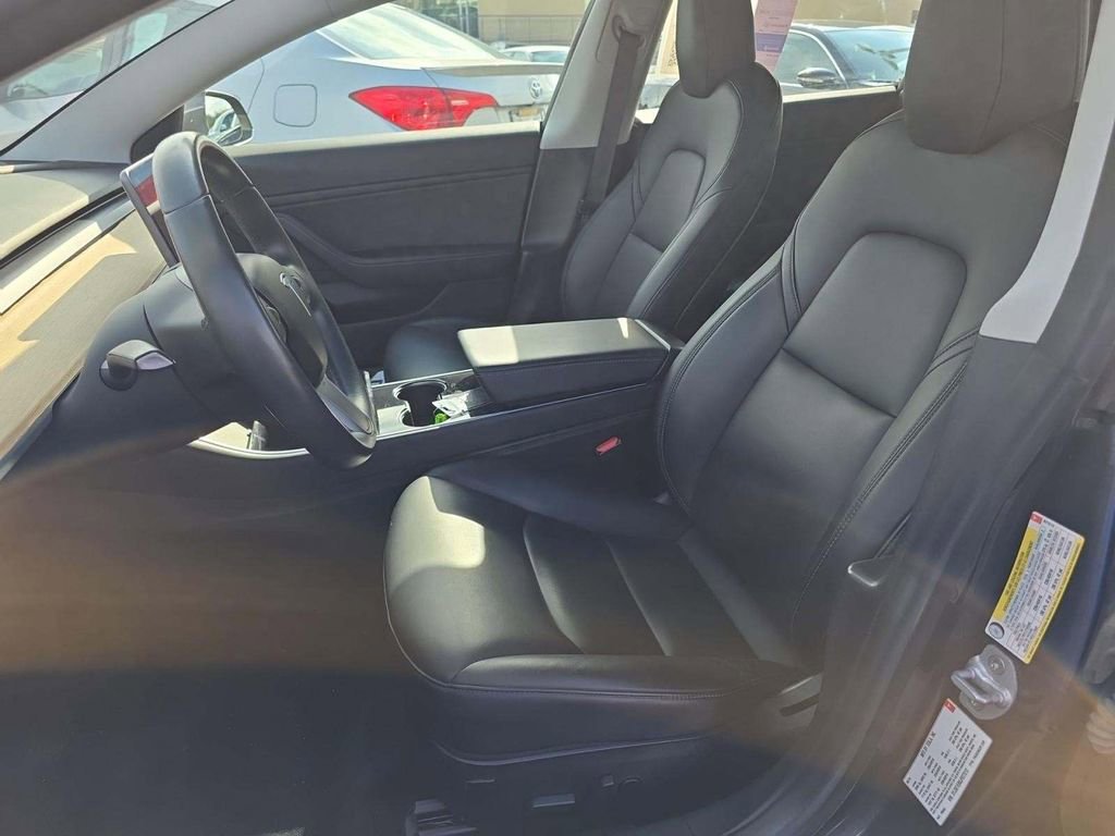 Used 2018 Tesla Model 3 Long Range image 3