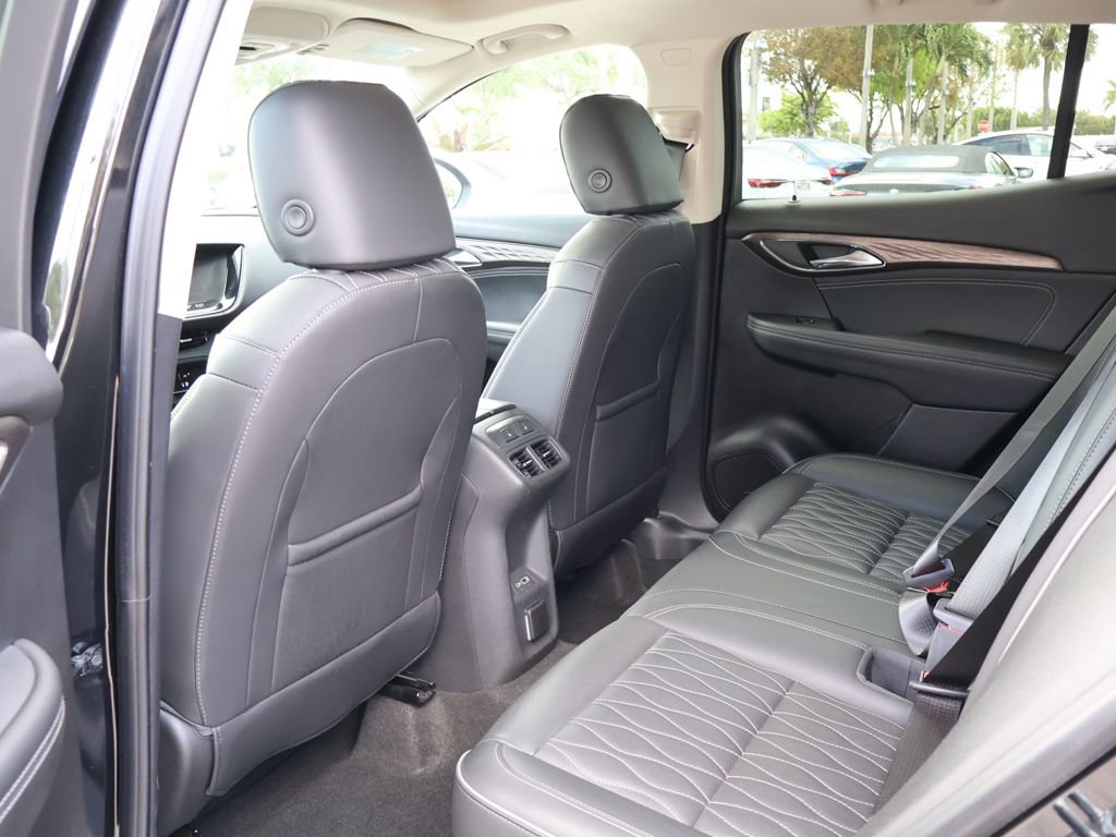 Used 2023 Buick Envision Avenir image 38