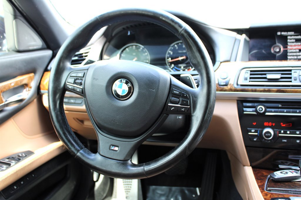 Used 2015 BMW 750Li xDrive image 13