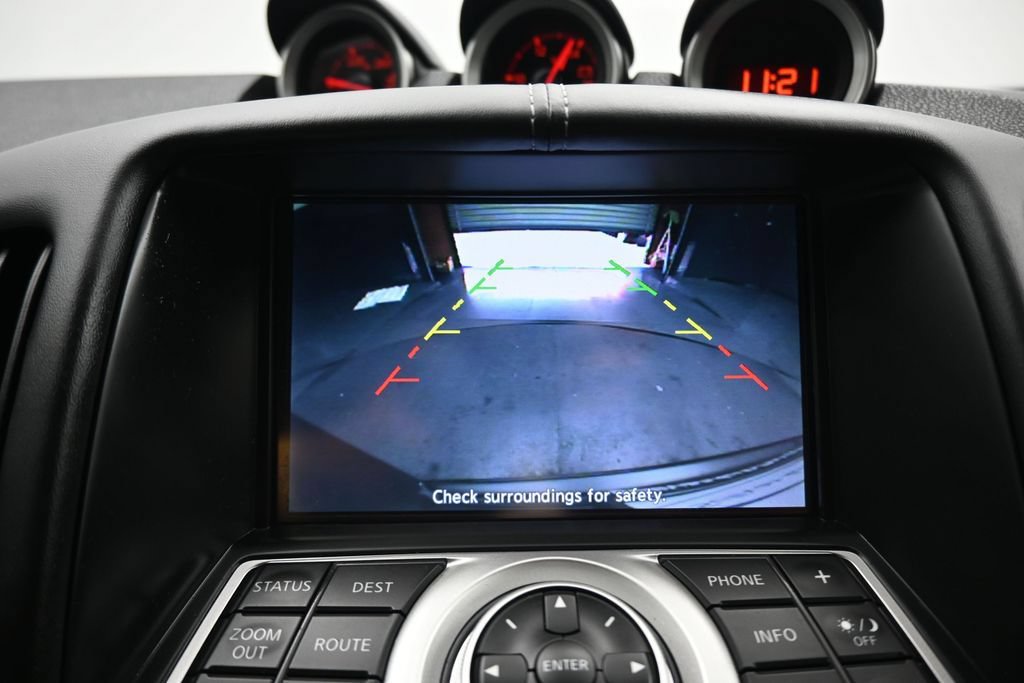 Used 2016 Nissan 370Z Touring RWD image 19