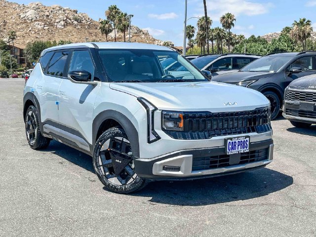New 2027 Kia Seltos EX FWD image 2