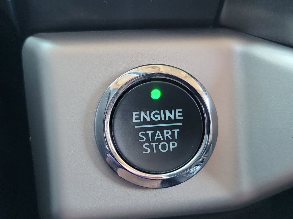 Used 2024 Ford Expedition Max XLT AWD/4WD image 9
