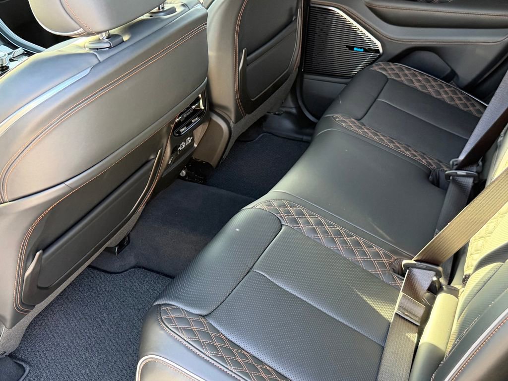 New 2025 Jeep Grand Cherokee Summit AWD/4WD image 9
