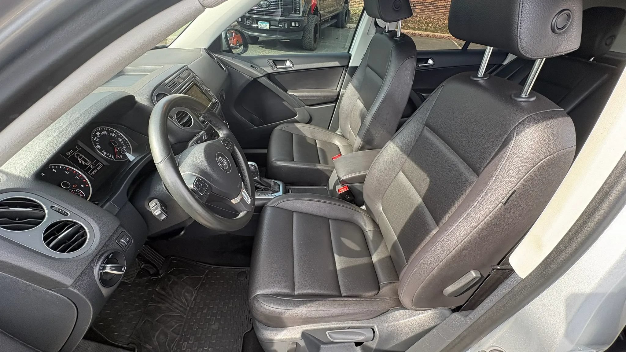 Used 2017 Volkswagen Tiguan S AWD/4WD image 21