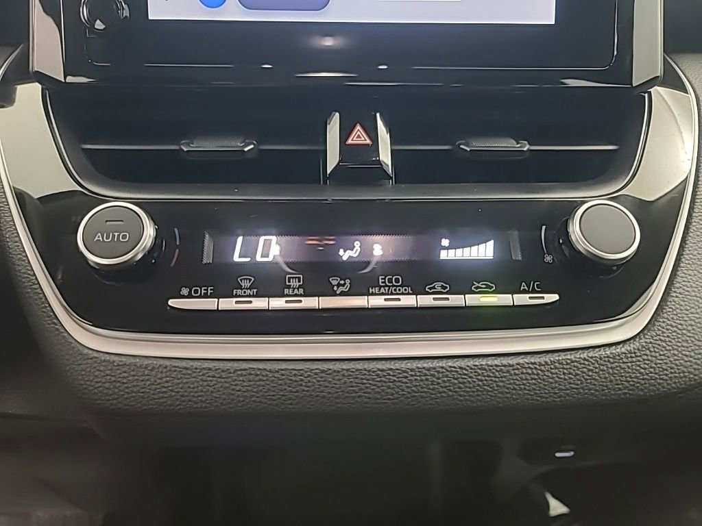 Used 2025 Toyota Corolla LE FWD image 35