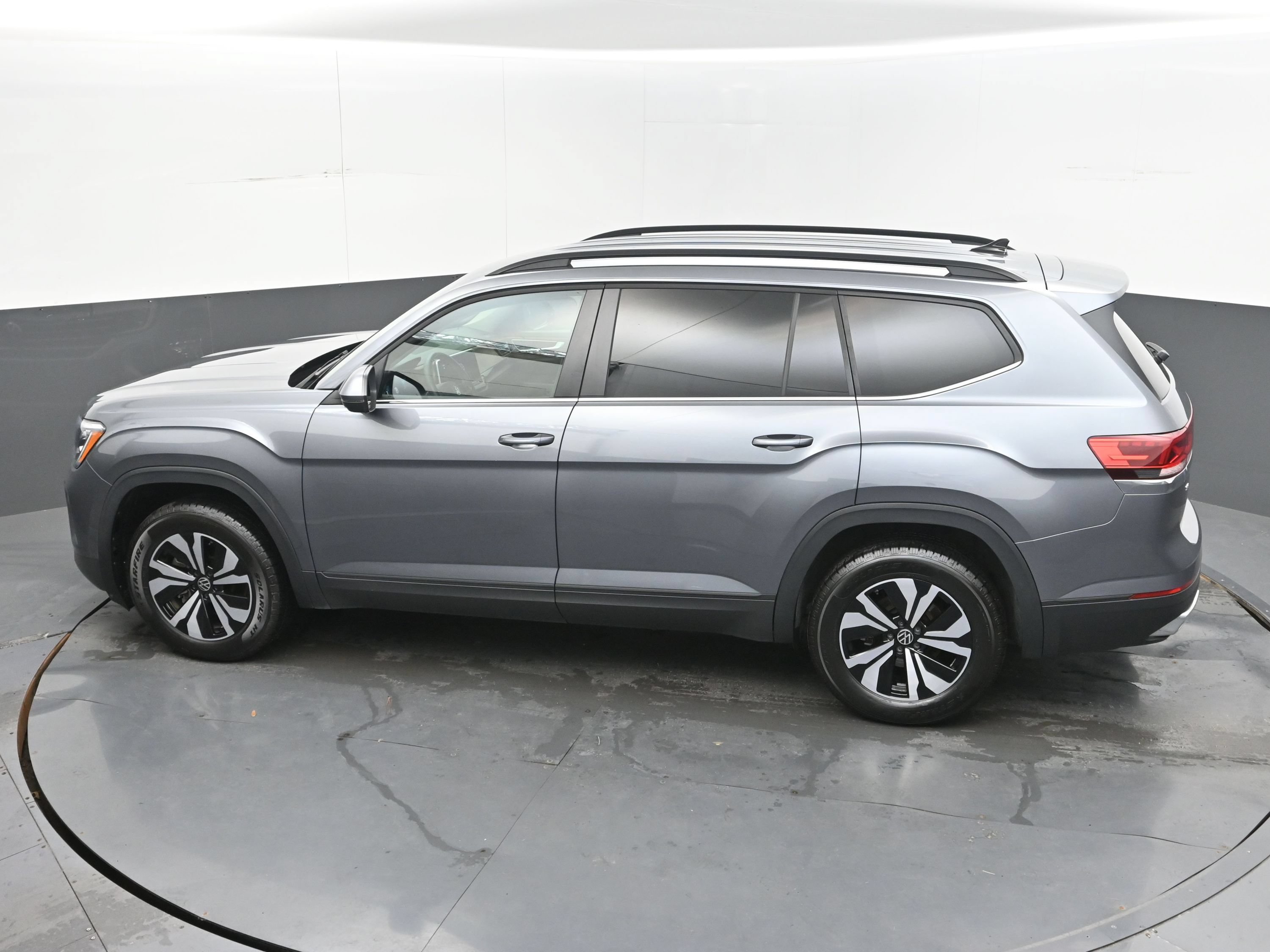 Used 2024 Volkswagen Atlas SE FWD image 50