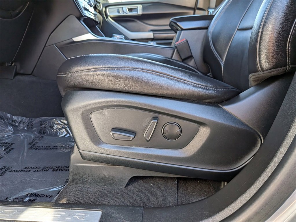 Used 2023 Ford Explorer Limited image 16