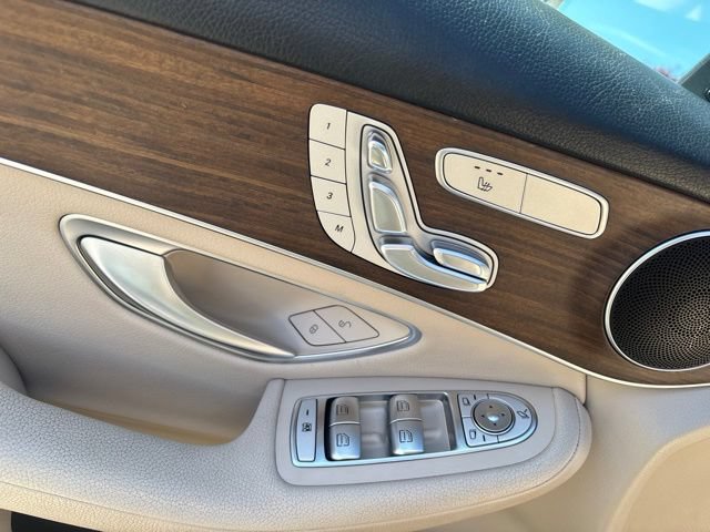 Used 2022 Mercedes-Benz GLC 300 4MATIC image 17