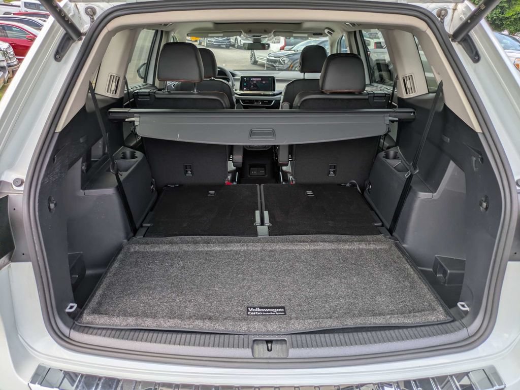 Used 2024 Volkswagen Atlas Peak Edition SEL AWD/4WD image 13
