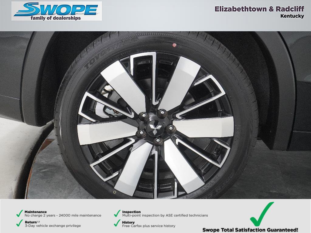Used 2025 Mitsubishi Outlander AWD image 29
