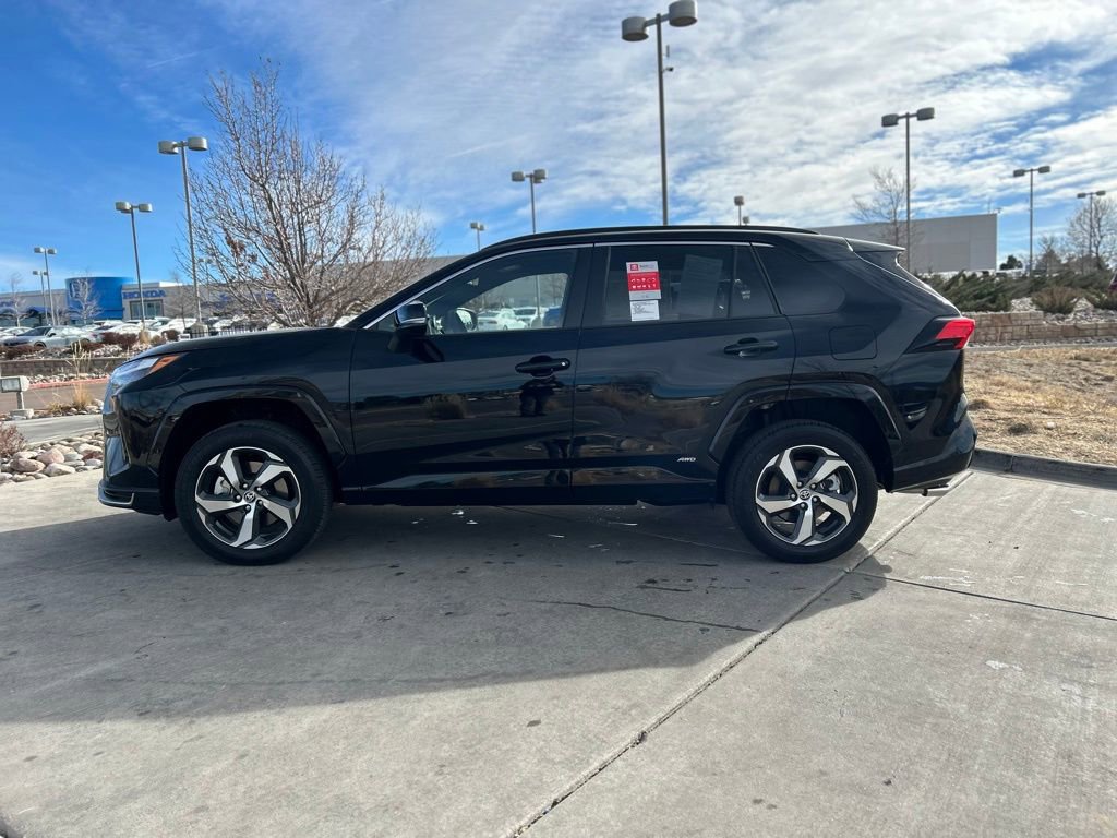 Used 2025 Toyota RAV4 SE image 5