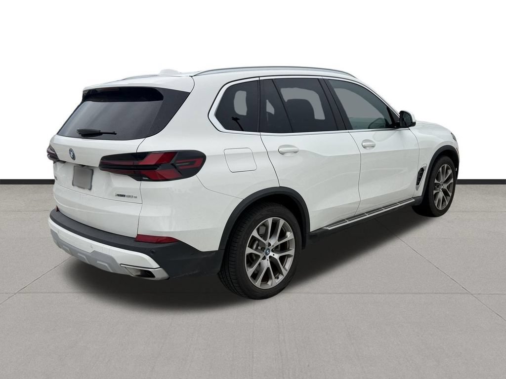 Used 2025 BMW X5 xDrive50e AWD/4WD image 5
