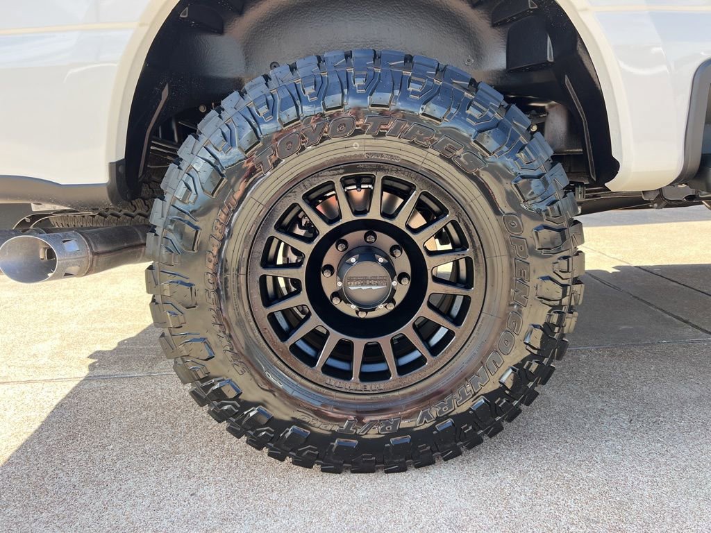 New 2026 Ford F250 Lariat w/ Black Appearance Package image 9