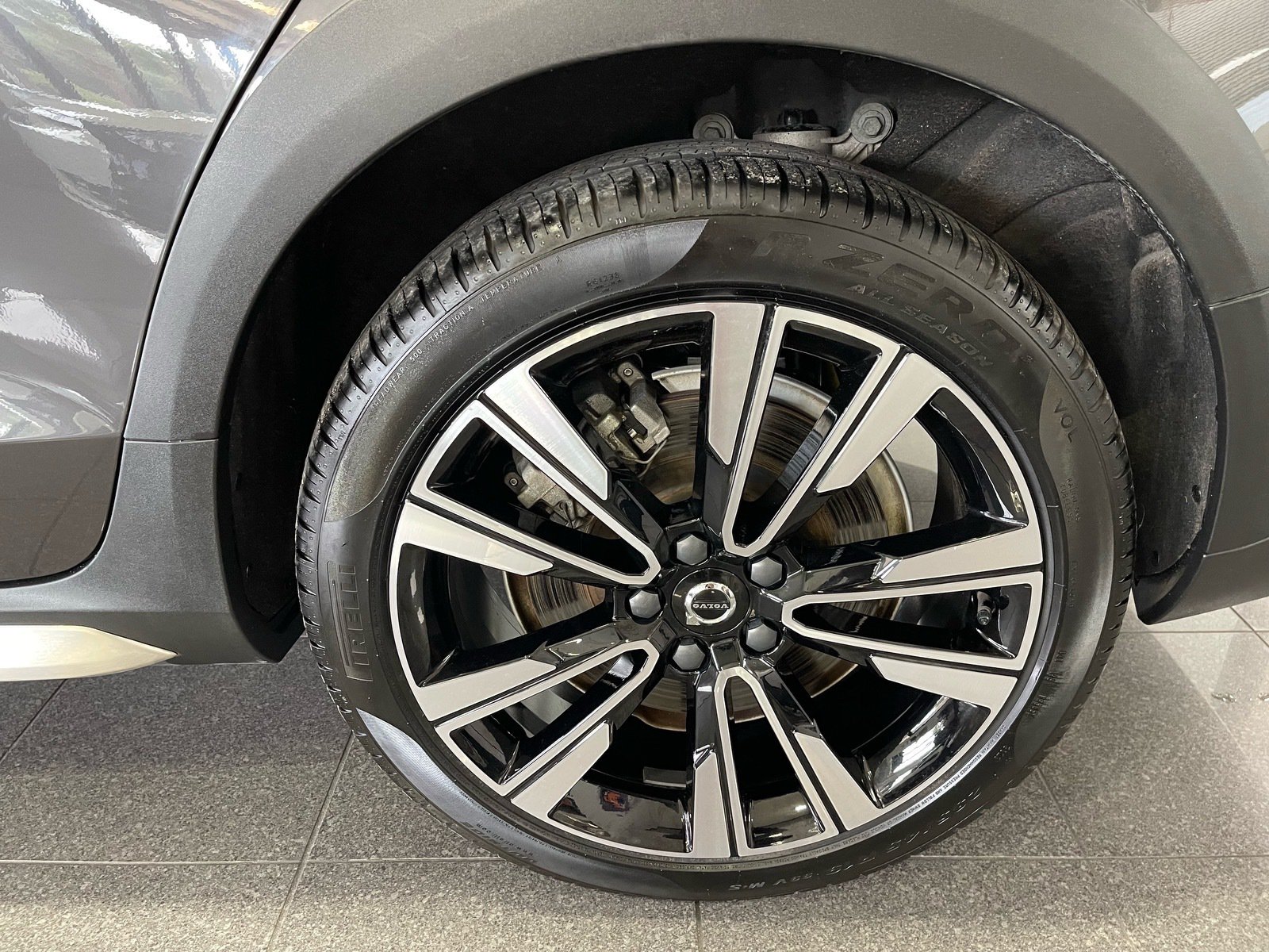 Used 2024 Volvo V60 B5 Cross Country Ultimate AWD/4WD image 22