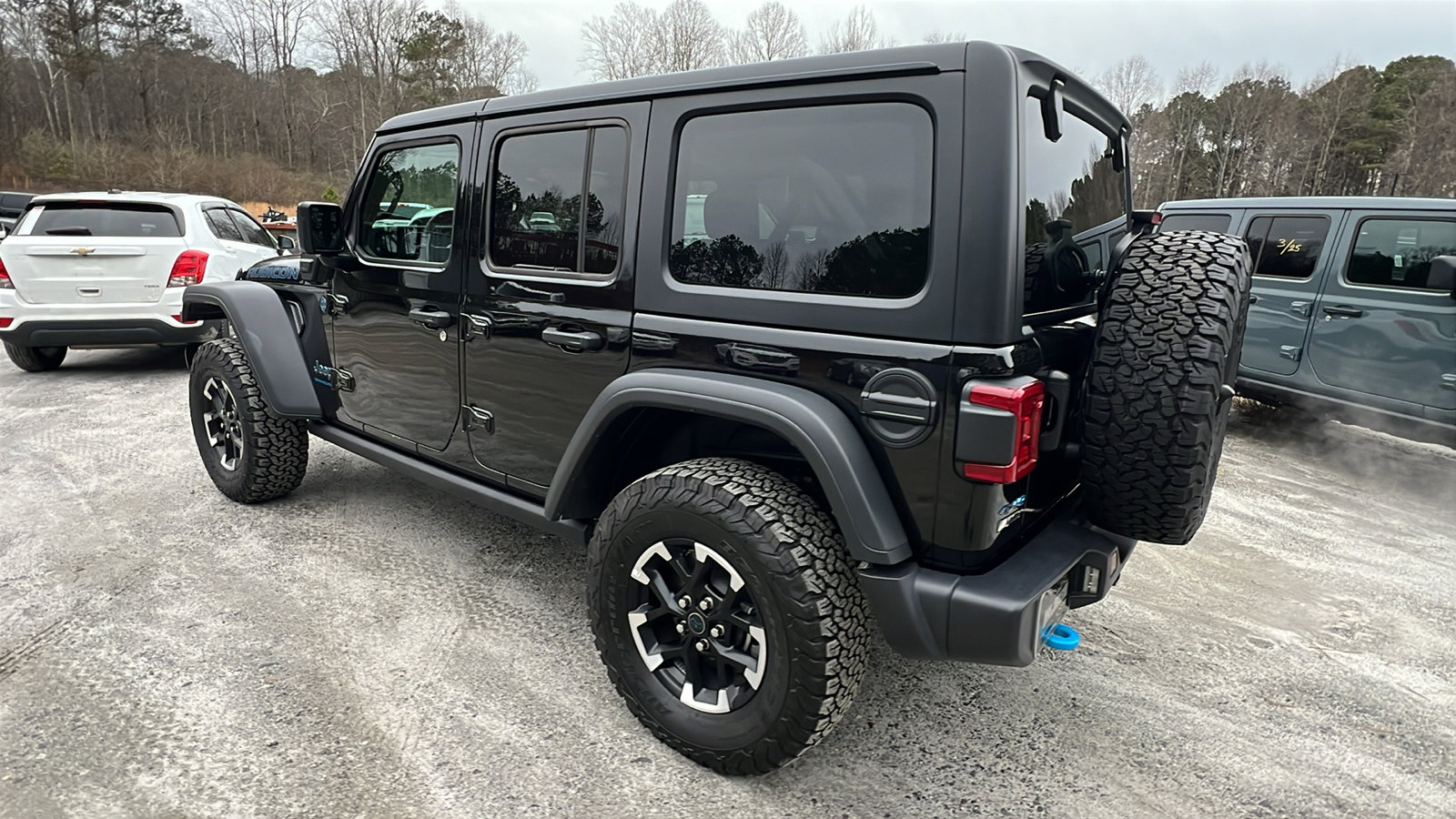Used 2025 Jeep Wrangler Unlimited Rubicon 4xe w/ Convenience Group image 10