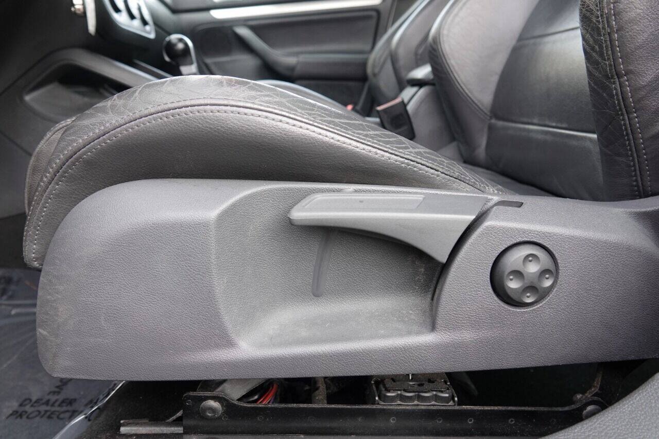 Used 2007 Volkswagen GTI 4-Door FWD image 52