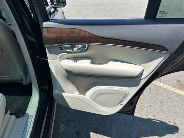 Used 2017 Volvo XC90 T6 Momentum w/ Convenience Package AWD/4WD image 43