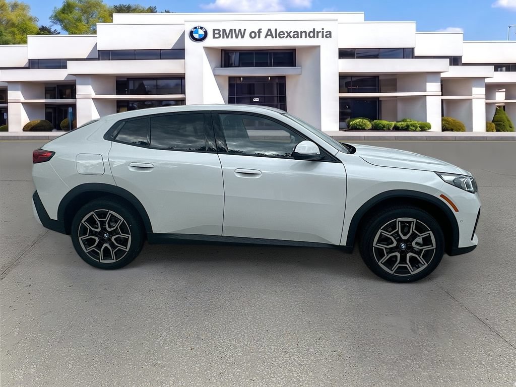 Used 2026 BMW X2 xDrive28i w/ Technology Package AWD/4WD image 8