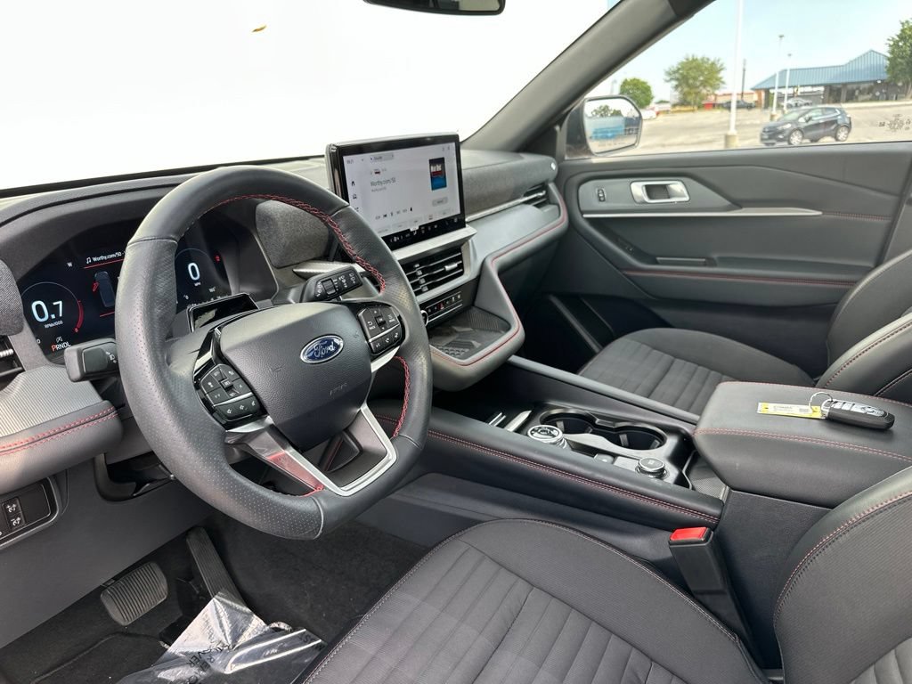 Certified 2025 Ford Explorer ST-Line w/ Premium Package AWD/4WD image 15