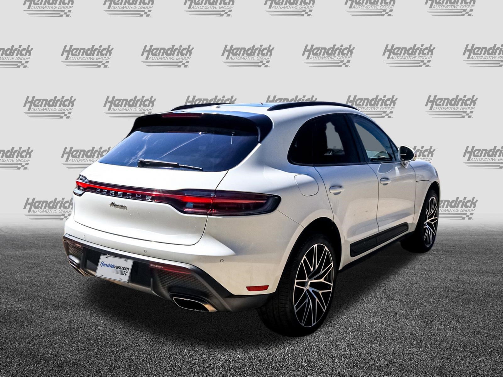 Used 2024 Porsche Macan Turbo AWD/4WD image 10