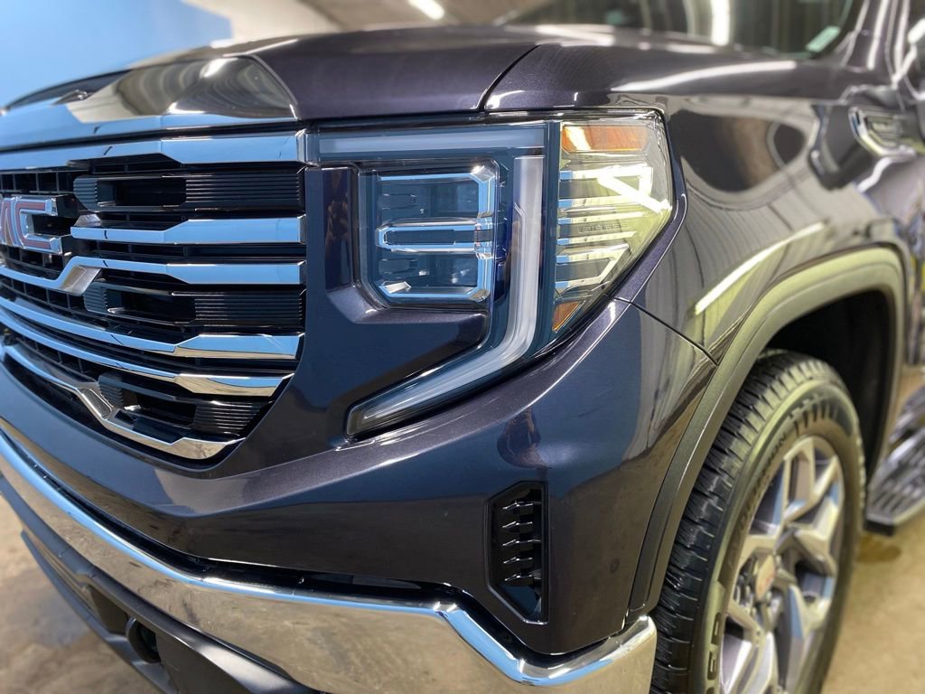 Used 2022 GMC Sierra 1500 SLT w/ SLT Convenience Package AWD/4WD image 6