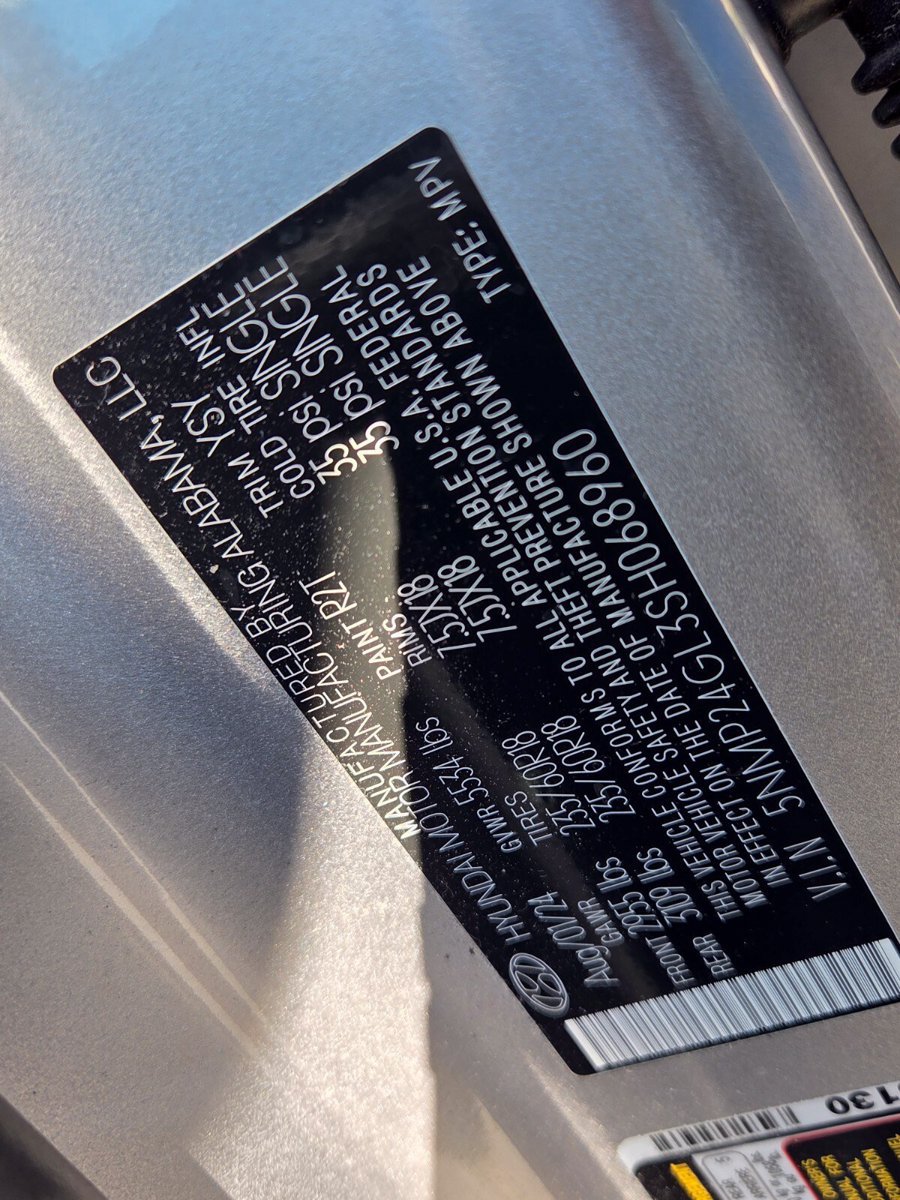 Certified 2025 Hyundai Santa Fe SEL FWD image 18