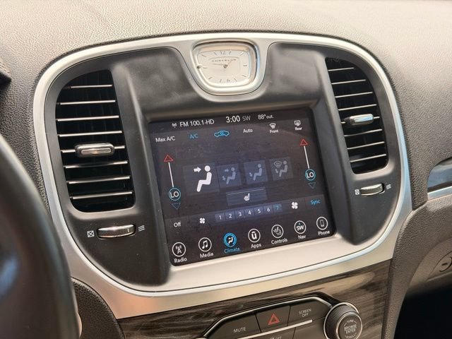 Used 2017 Chrysler 300 Limited w/ Value Package RWD image 30