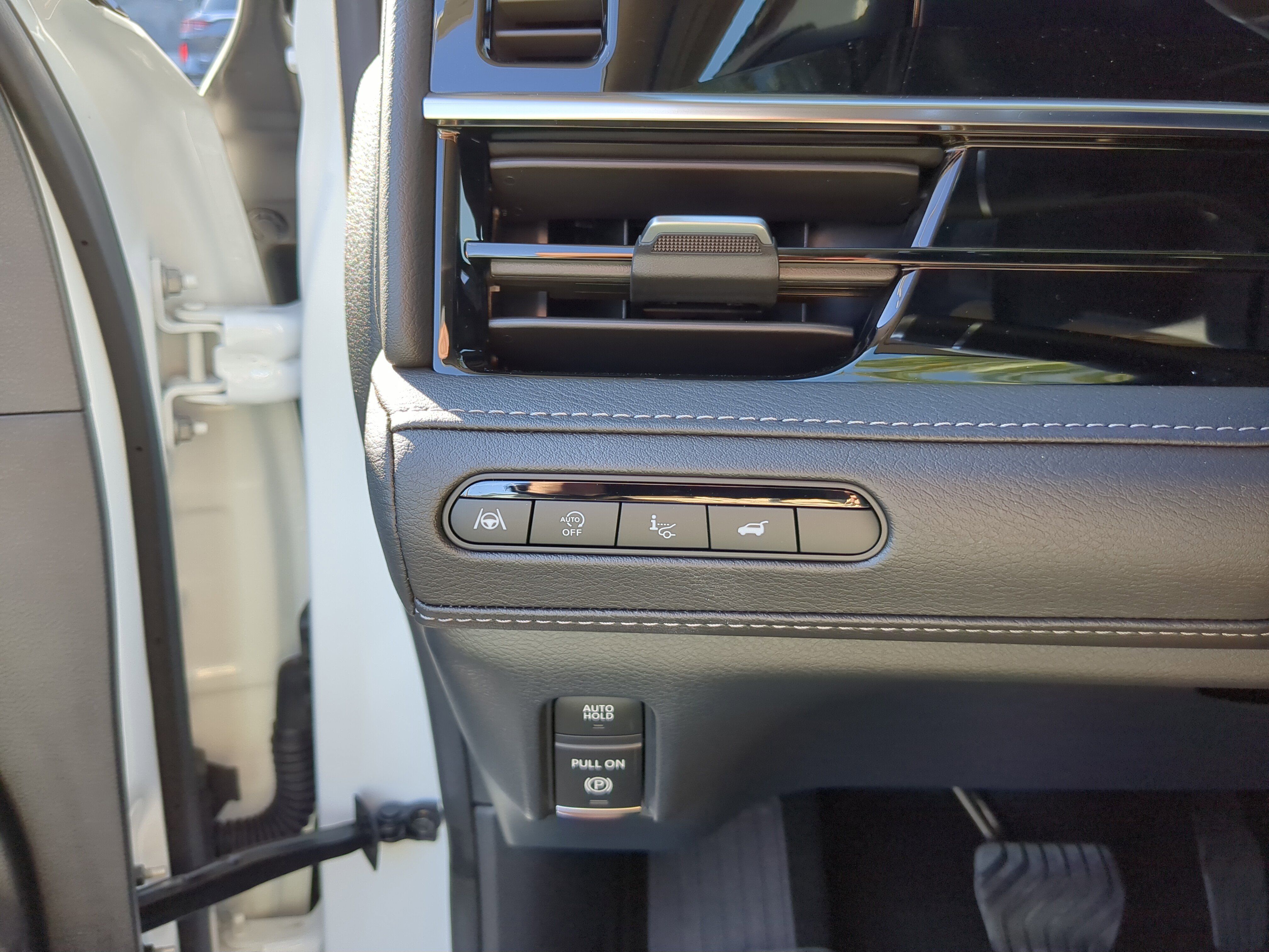 New 2026 INFINITI QX80 Luxe w/ Cargo Package image 16