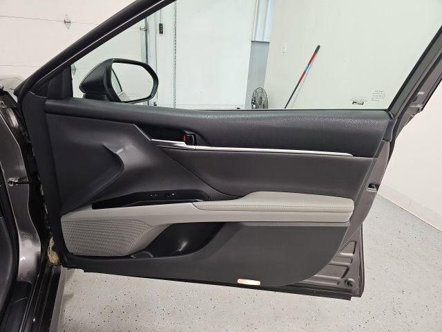 Used 2019 Toyota Camry XLE image 33