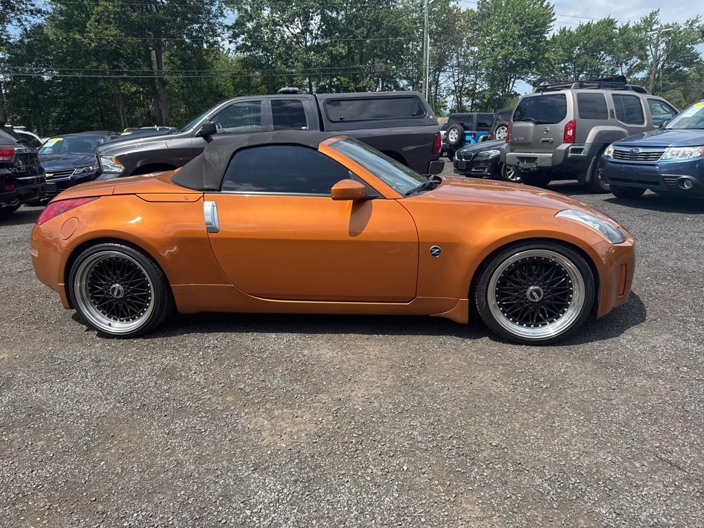 Used 2005 Nissan 350Z Touring image 8