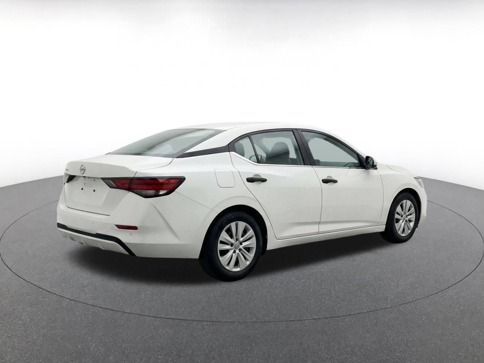 Used 2025 Nissan Sentra S FWD image 9
