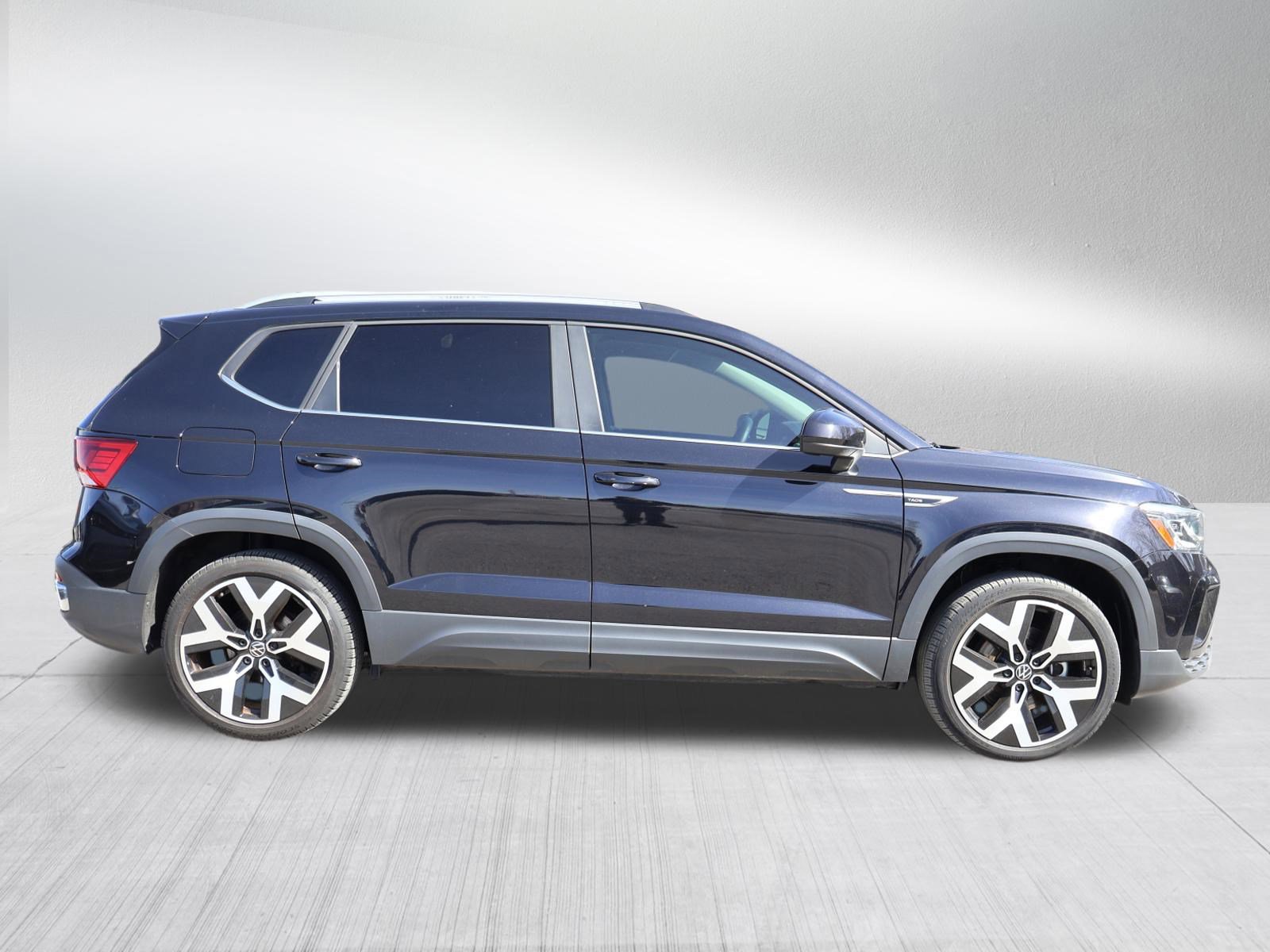 Used 2023 Volkswagen Taos SEL image 8