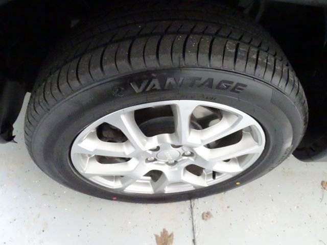 Certified 2024 Jeep Compass Latitude w/ Sun and Sound Group image 29