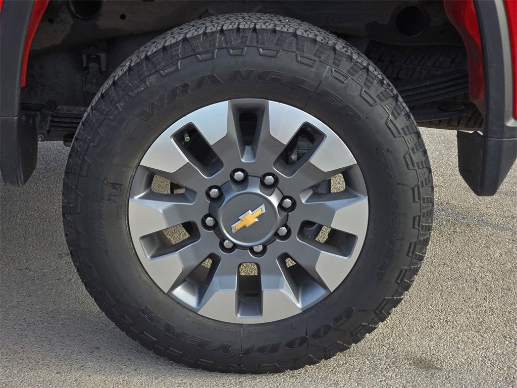 Used 2024 Chevrolet Silverado 2500 Custom w/ Custom Value Package image 29