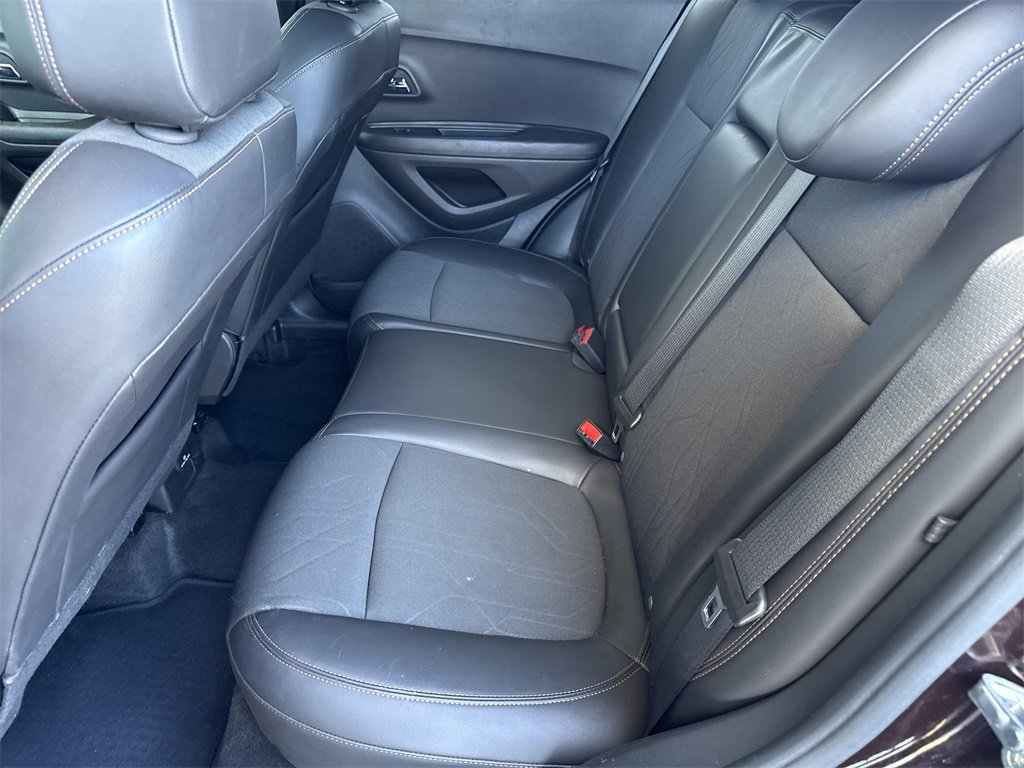 Used 2022 Chevrolet Trax LT w/ Driver Confidence Package image 30