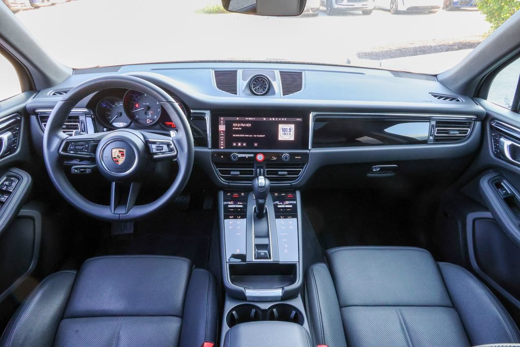 Certified 2026 Porsche Macan Turbo AWD/4WD image 13