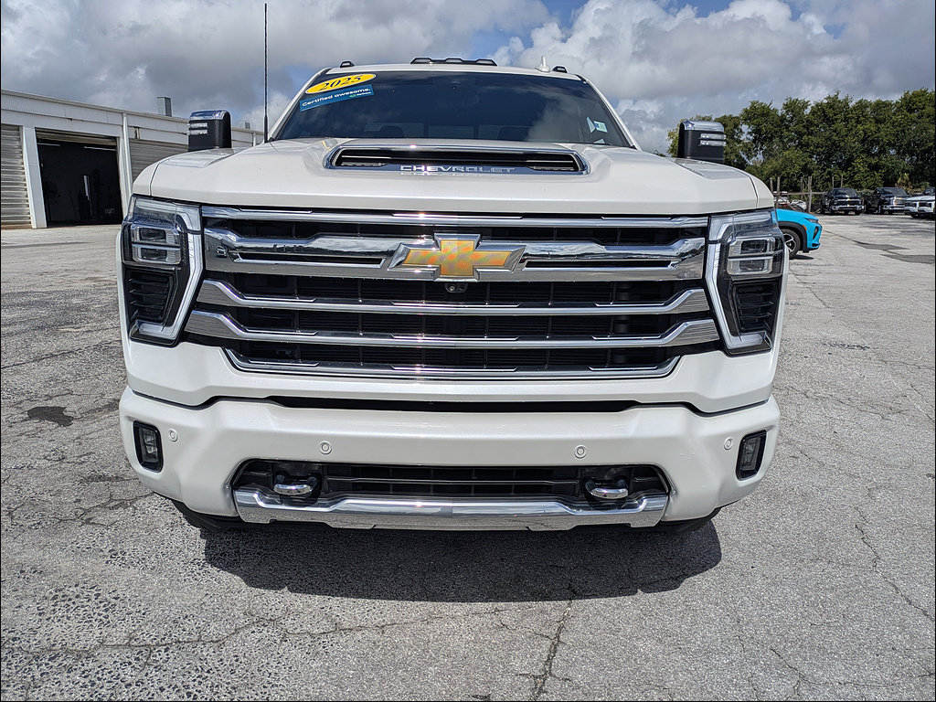 Used 2025 Chevrolet Silverado 3500 High Country w/ Technology Package AWD/4WD image 9